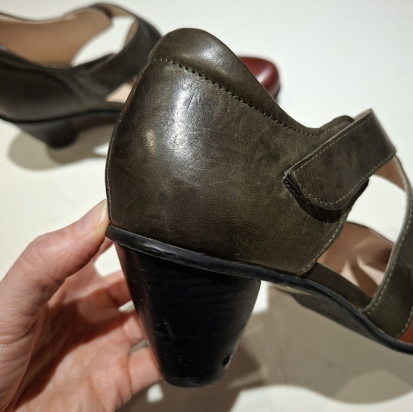 Mentha Women's Elegant Two-Tone Leather Mary Jane Heels (Size EU 38/US 7.5-8) - Picture 11 of 11